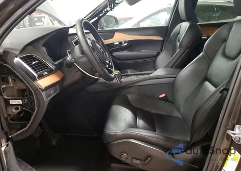 2023 Volvo Xc90 Plus z USA, uszkodzony, nr VIN YV4062PN3P1945814